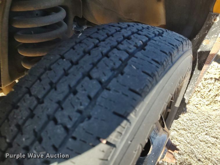 image for item MM9991 2006 Ford E450 Super Duty  school bus