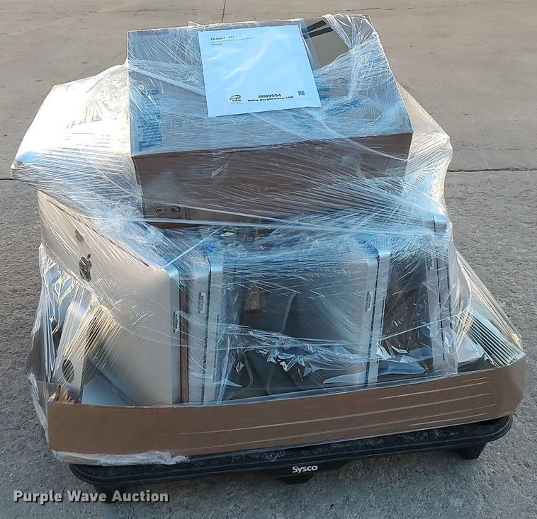 image for item MM9994 (24) Apple 1311 computers