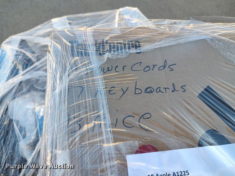 image for item MN9001 (19) Apple A1225 computers