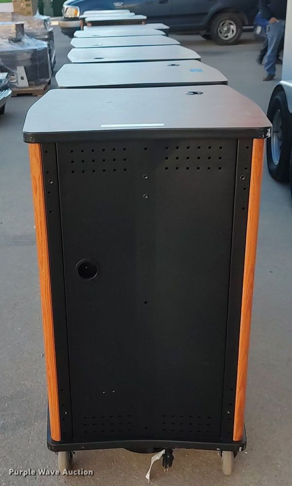 image for item MN9005 (10) Laptop carts