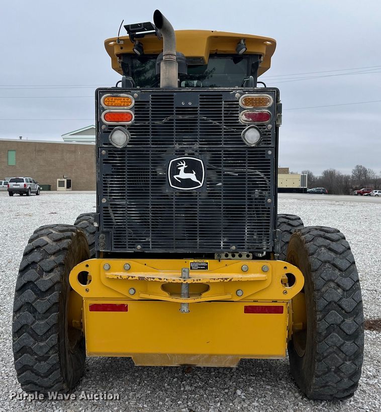 image for item MW9455 2009 John Deere 670G  motor grader