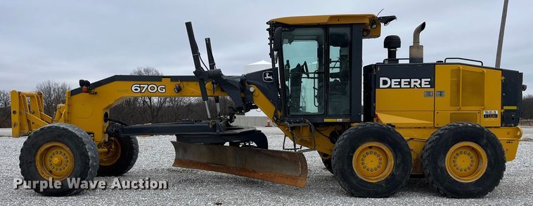 image for item MW9455 2009 John Deere 670G  motor grader