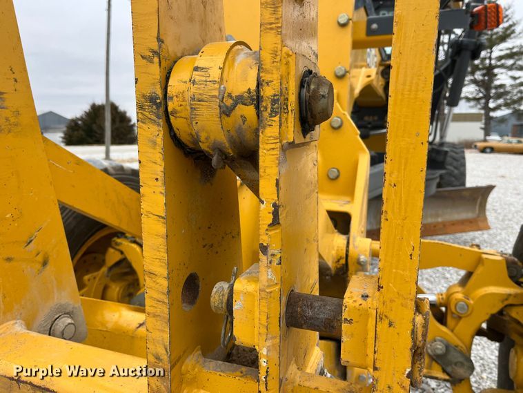 image for item MW9455 2009 John Deere 670G  motor grader