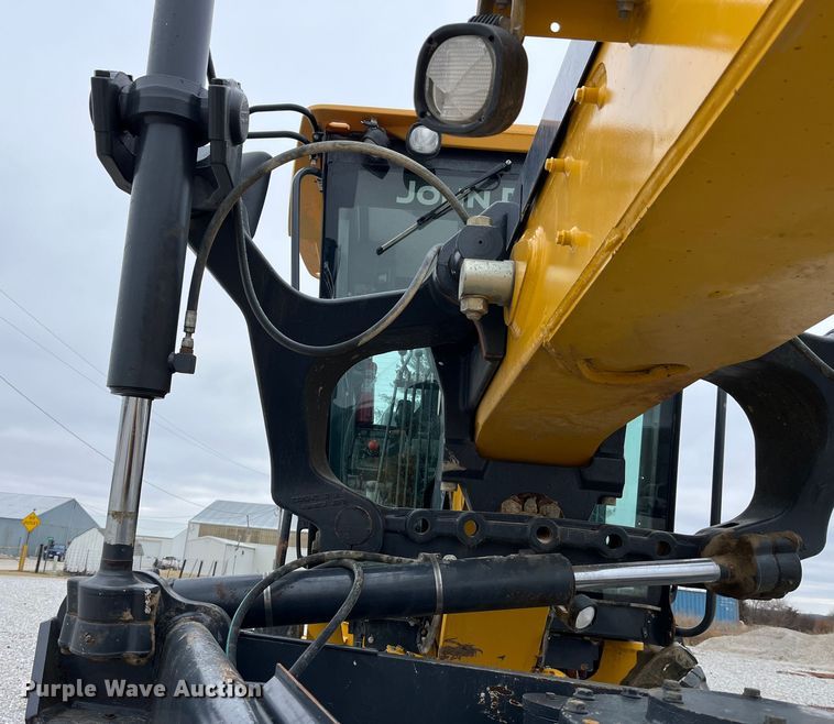 image for item MW9455 2009 John Deere 670G  motor grader