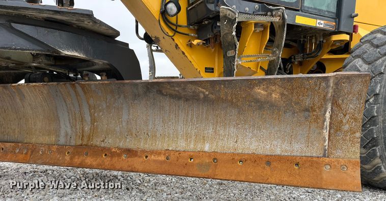 image for item MW9455 2009 John Deere 670G  motor grader