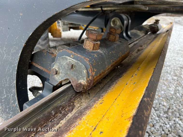 image for item MW9455 2009 John Deere 670G  motor grader