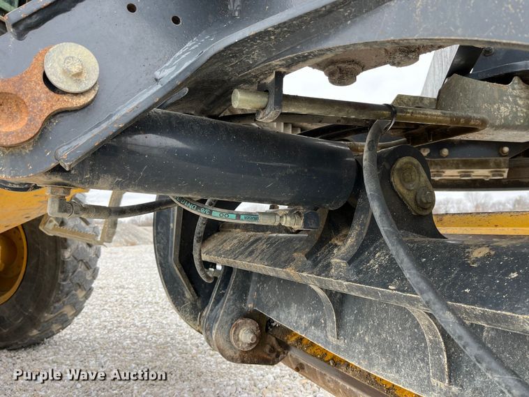 image for item MW9455 2009 John Deere 670G  motor grader