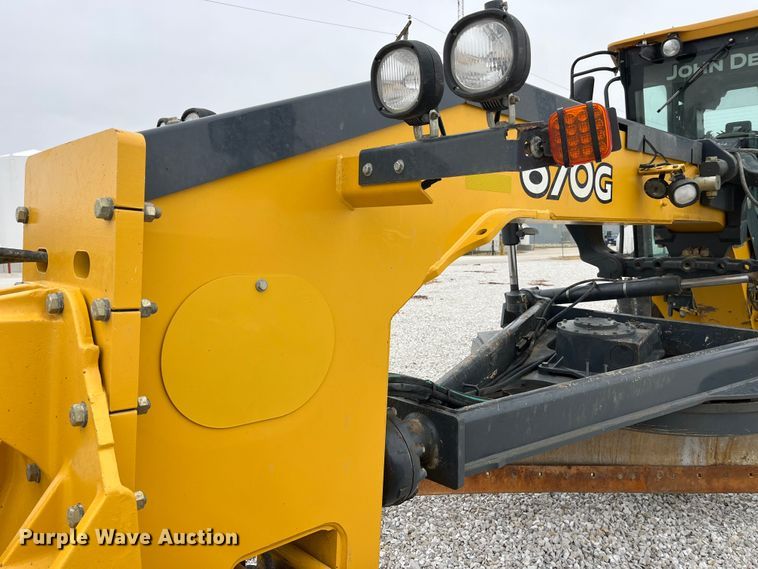 image for item MW9455 2009 John Deere 670G  motor grader