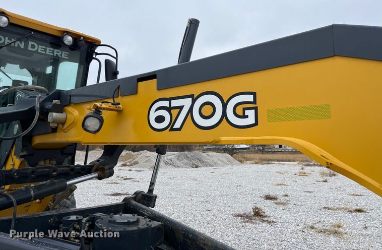 image for item MW9455 2009 John Deere 670G  motor grader