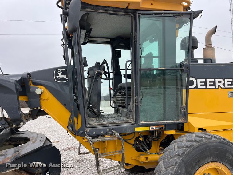 image for item MW9455 2009 John Deere 670G  motor grader