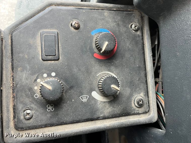 image for item MW9455 2009 John Deere 670G  motor grader