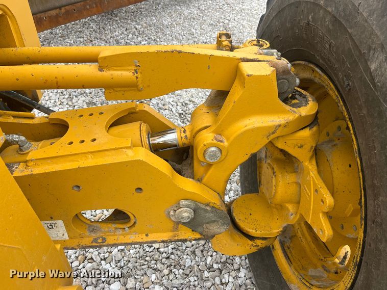 image for item MW9455 2009 John Deere 670G  motor grader