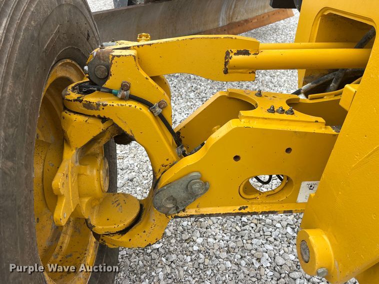 image for item MW9455 2009 John Deere 670G  motor grader