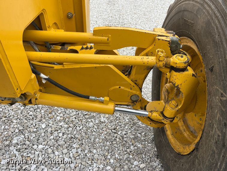 image for item MW9455 2009 John Deere 670G  motor grader