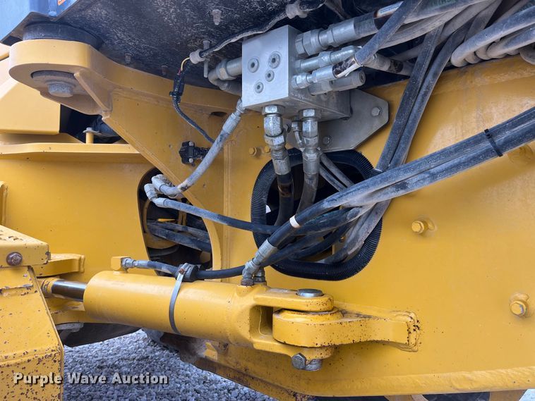 image for item MW9455 2009 John Deere 670G  motor grader