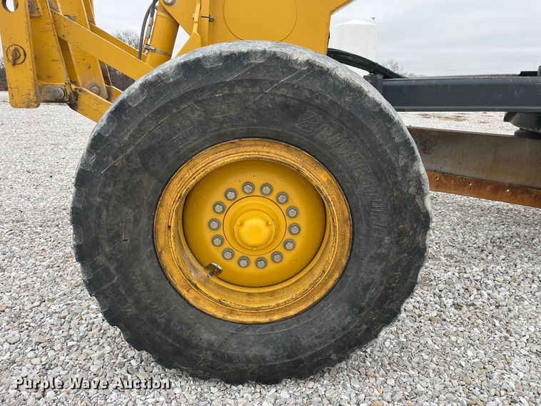 image for item MW9455 2009 John Deere 670G  motor grader