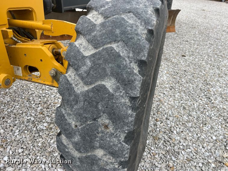 image for item MW9455 2009 John Deere 670G  motor grader