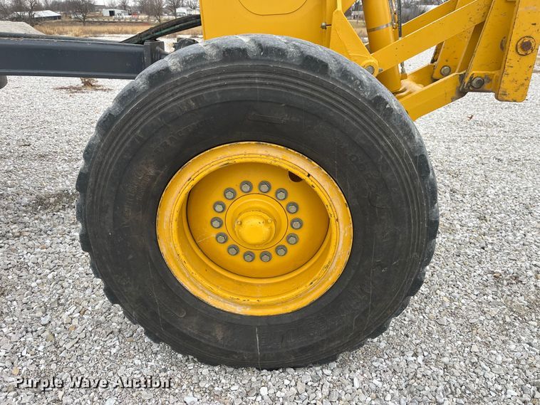 image for item MW9455 2009 John Deere 670G  motor grader