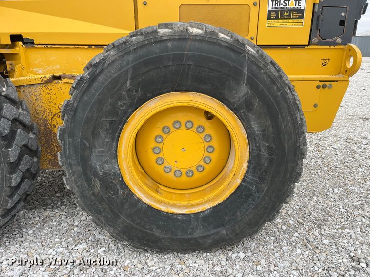 image for item MW9455 2009 John Deere 670G  motor grader