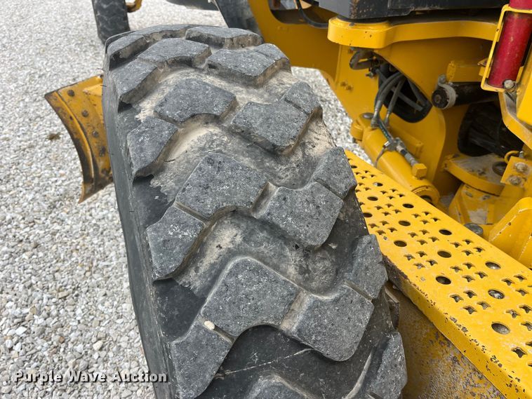 image for item MW9455 2009 John Deere 670G  motor grader