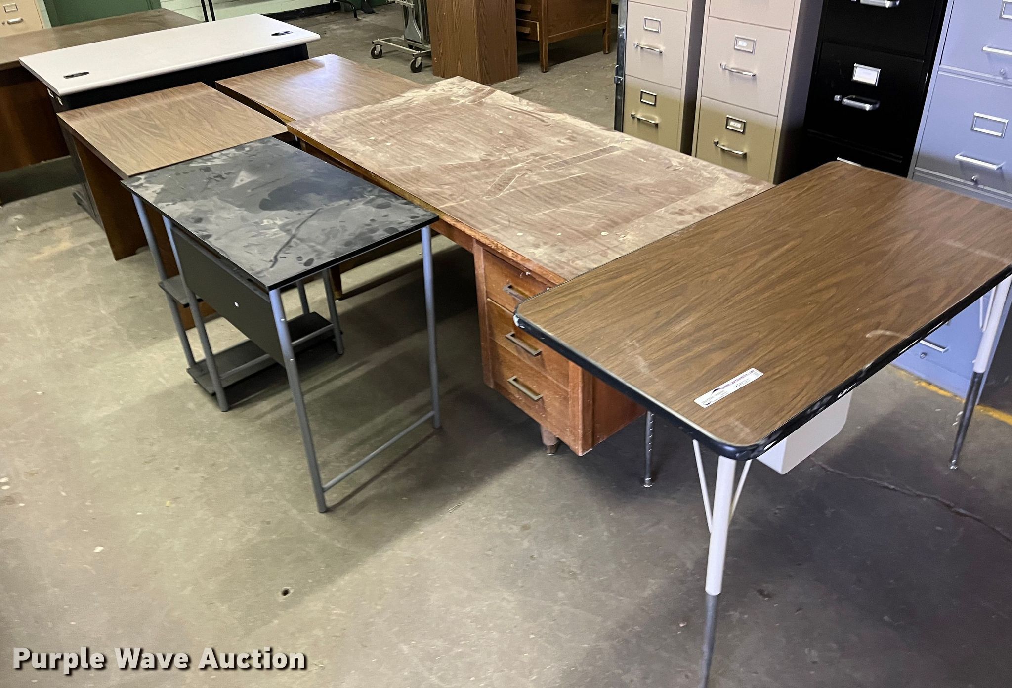 Furniture in Hutchinson, KS Item HP9381 sold Purple Wave