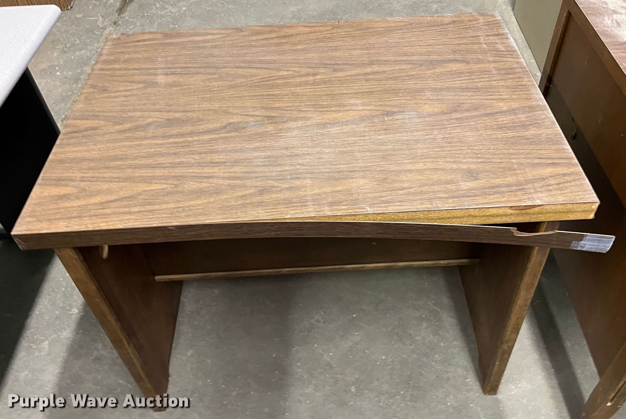 Furniture in Hutchinson, KS Item HP9381 sold Purple Wave