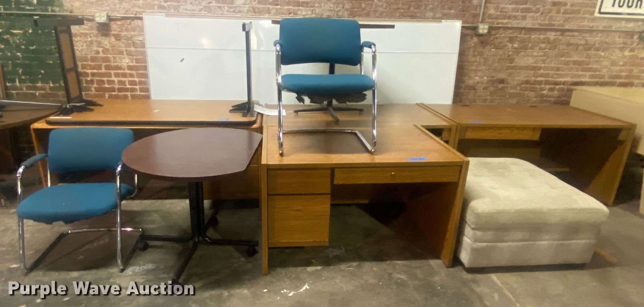 Furniture in Tulsa, OK Item IG9993 sold Purple Wave