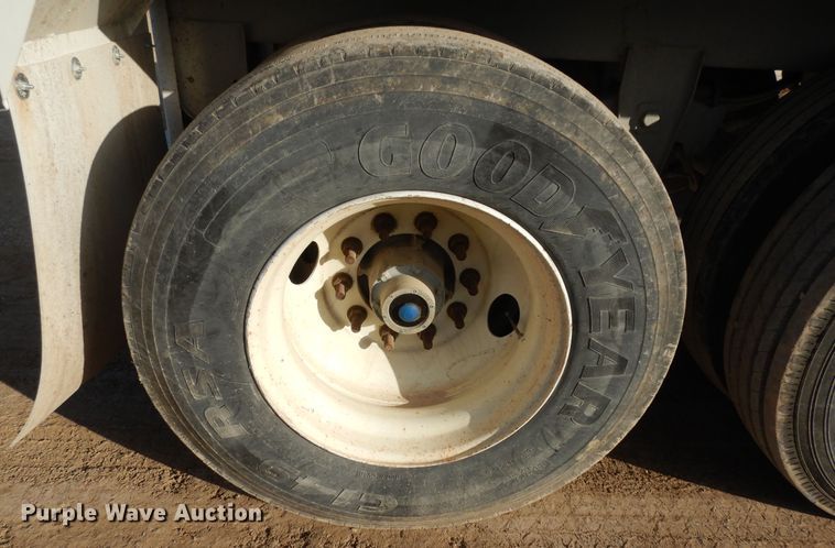 image for item DK7534 2004 Jet  grain trailer