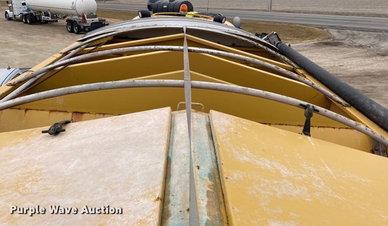 image for item DK7564 2016 Ag-Chem TerraGator TG9300B  applicator