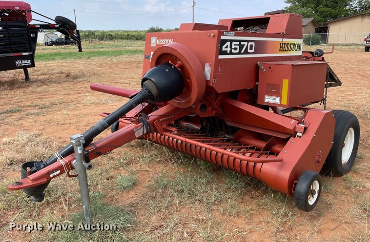 image for item DN5080 2004 Hesston 4570  small square baler