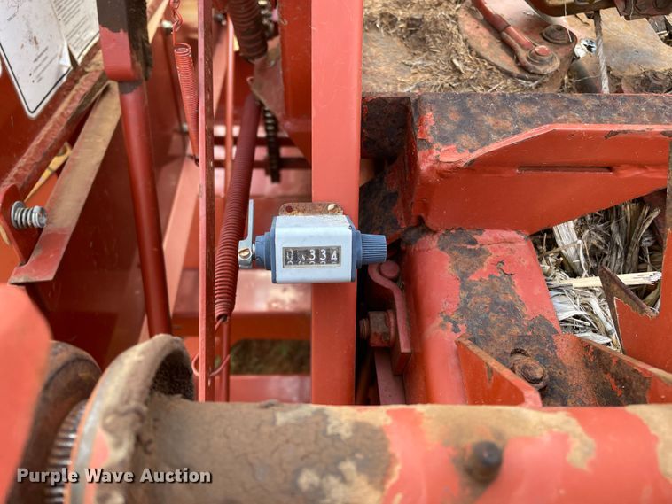 image for item DN5080 2004 Hesston 4570  small square baler