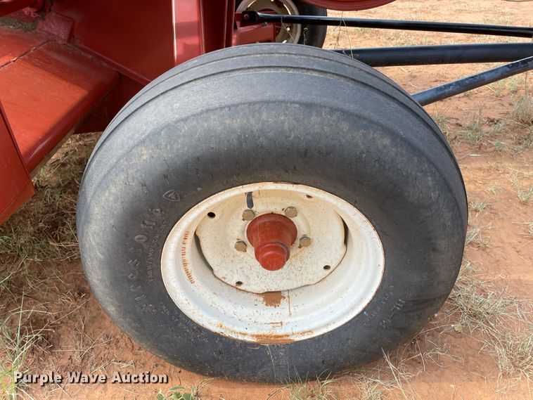 image for item DN5080 2004 Hesston 4570  small square baler