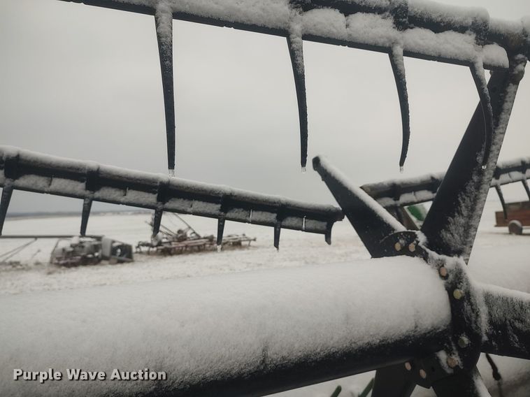 image for item DO3716 2004 John Deere 630F  flex head