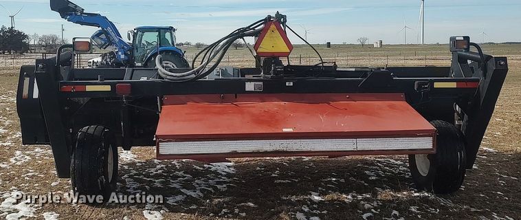 image for item DO3722 2003 MacDon 5020  swather / windrower