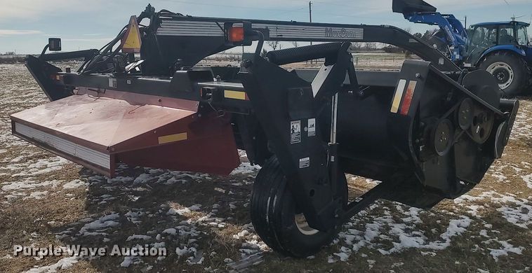 image for item DO3722 2003 MacDon 5020  swather / windrower