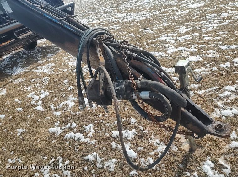 image for item DO3722 2003 MacDon 5020  swather / windrower