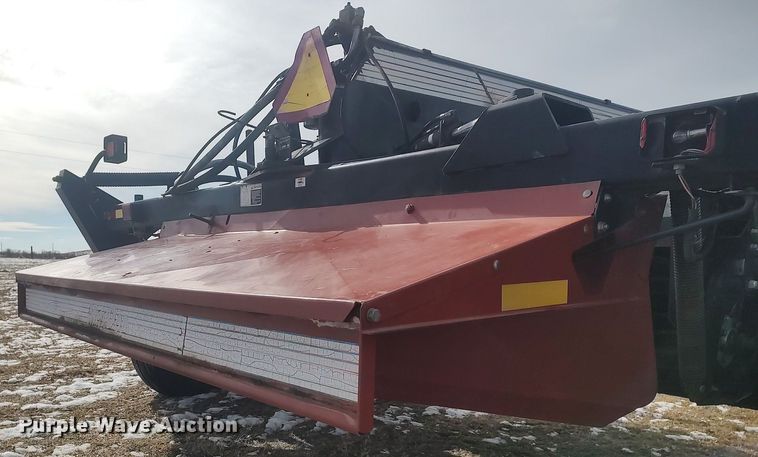 image for item DO3722 2003 MacDon 5020  swather / windrower