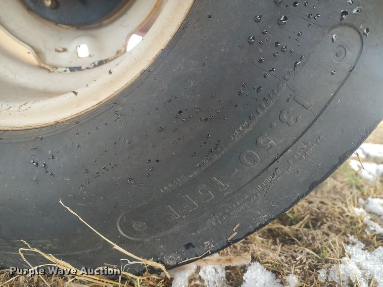 image for item DO3722 2003 MacDon 5020  swather / windrower