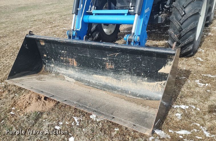 image for item DO3723 2015 New Holland T4.110  MFWD tractor