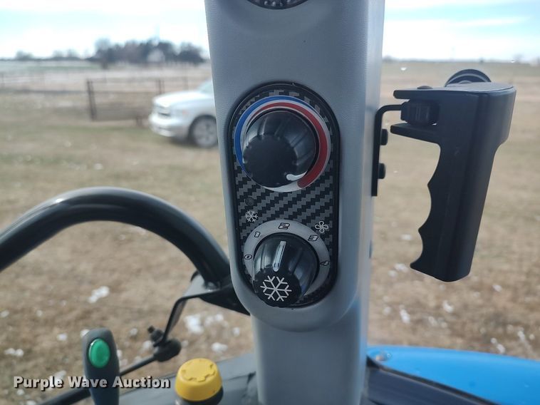 image for item DO3723 2015 New Holland T4.110  MFWD tractor