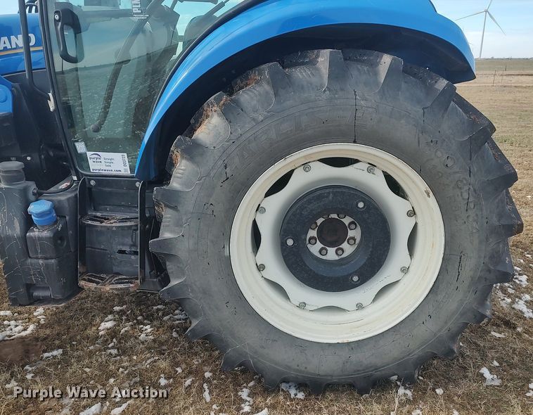 image for item DO3723 2015 New Holland T4.110  MFWD tractor