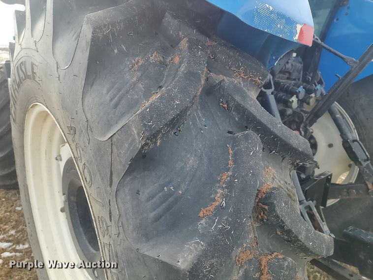 image for item DO3723 2015 New Holland T4.110  MFWD tractor