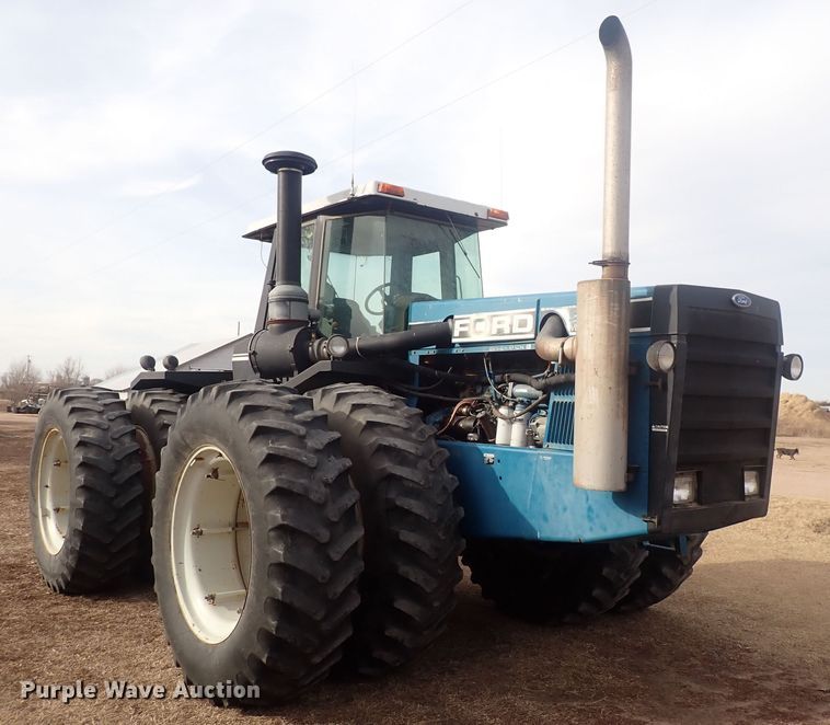 image for item DQ5067 Ford 946 Versatile  4WD tractor