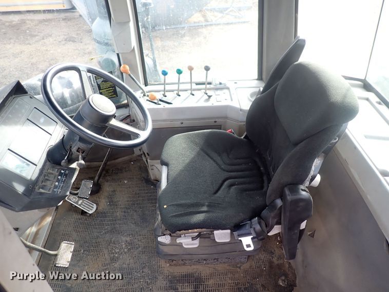 image for item DQ5067 Ford 946 Versatile  4WD tractor