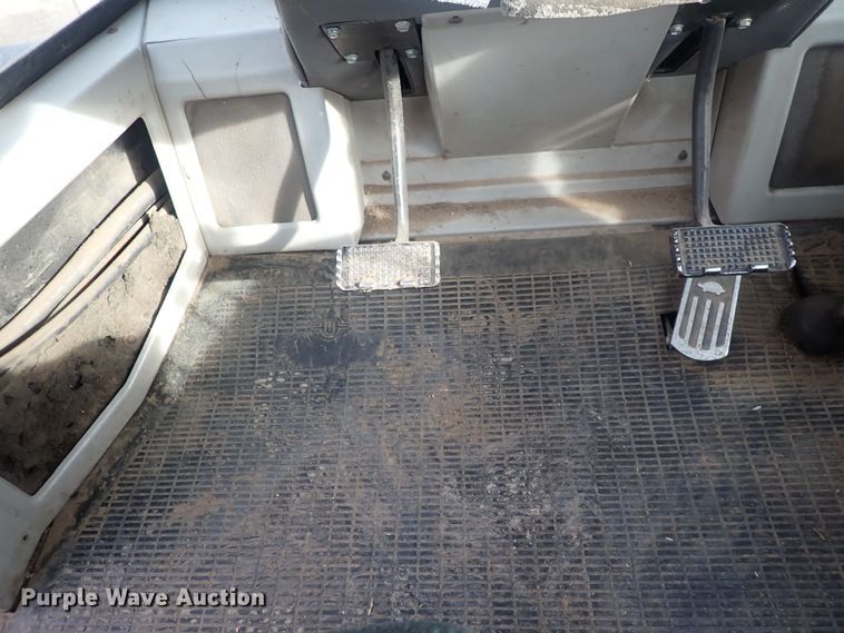 image for item DQ5067 Ford 946 Versatile  4WD tractor