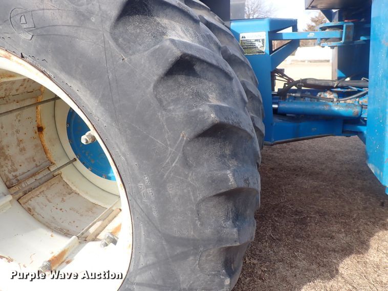 image for item DQ5067 Ford 946 Versatile  4WD tractor