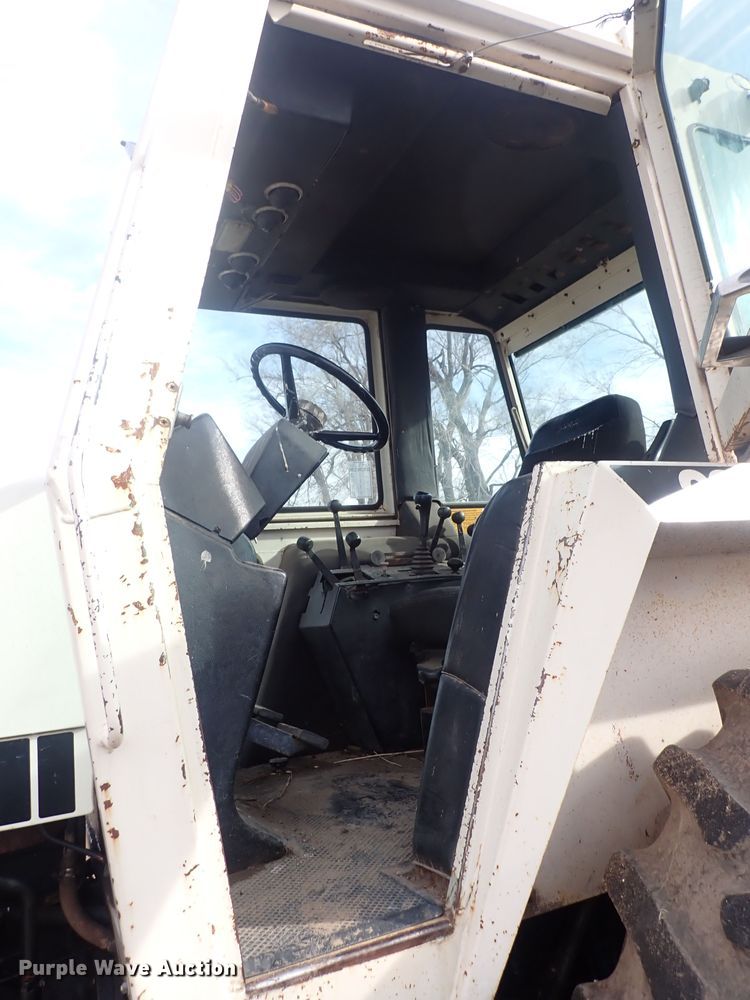 image for item DQ5068 1979 Case 2290  tractor