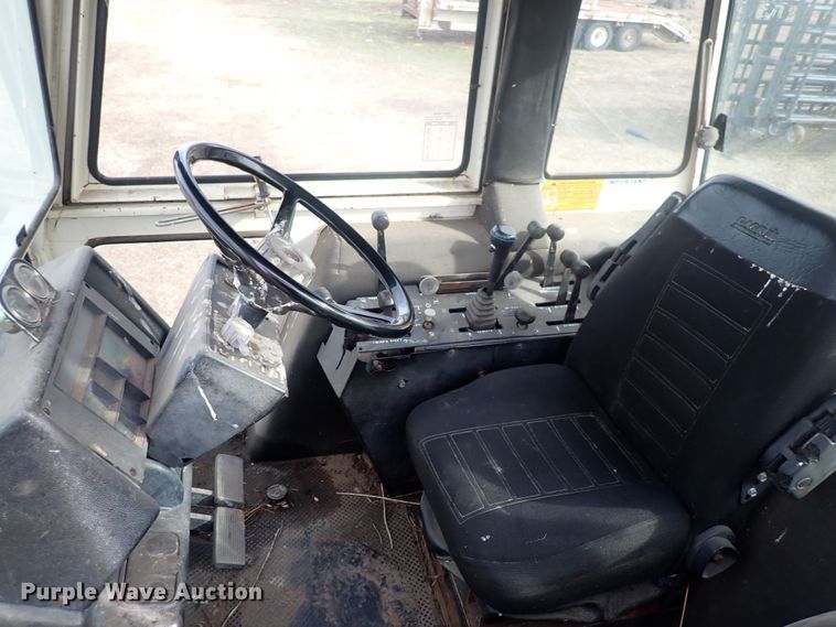 image for item DQ5068 1979 Case 2290  tractor