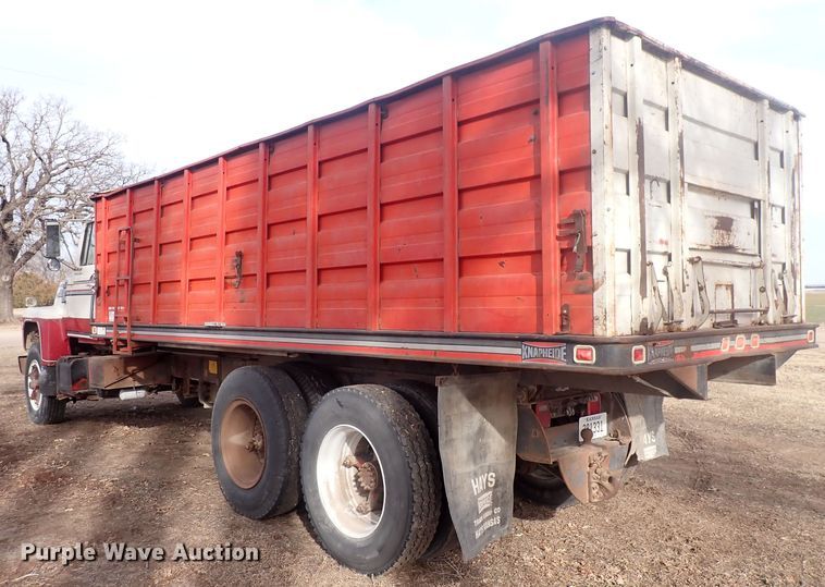 image for item DQ5071 1973 Ford  grain truck