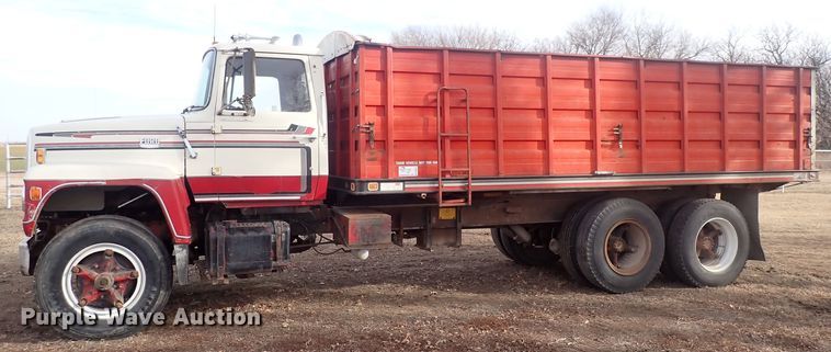 image for item DQ5071 1973 Ford  grain truck